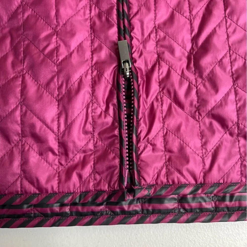 Chicos Zenergy Reversible Quilted Vest Berry Black Stripe Women Large Sleeveless